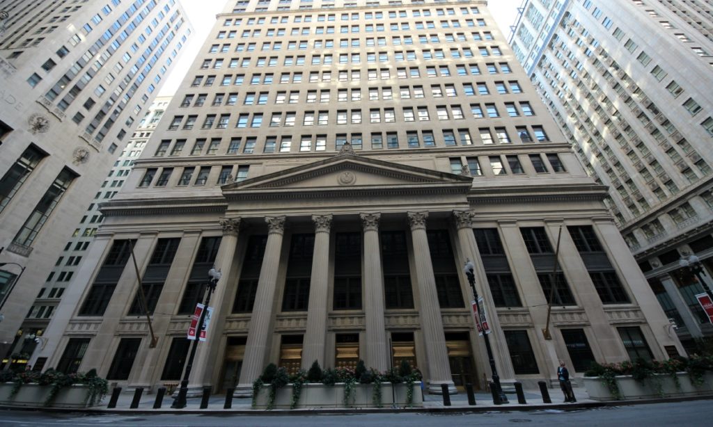Federal Reserve Bank of Chicago (photo: TonyTheTiger/Wikimedia)