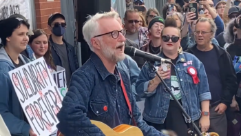 Billy Bragg singing 'There Is Power in a Union' at a Starbucks organizing drive in Buffalo